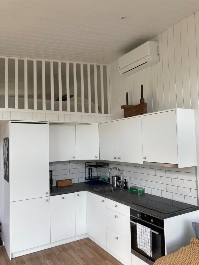 Cabin In The Woods, Close To Lake Maelaren Eskilstuna Ngoại thất bức ảnh